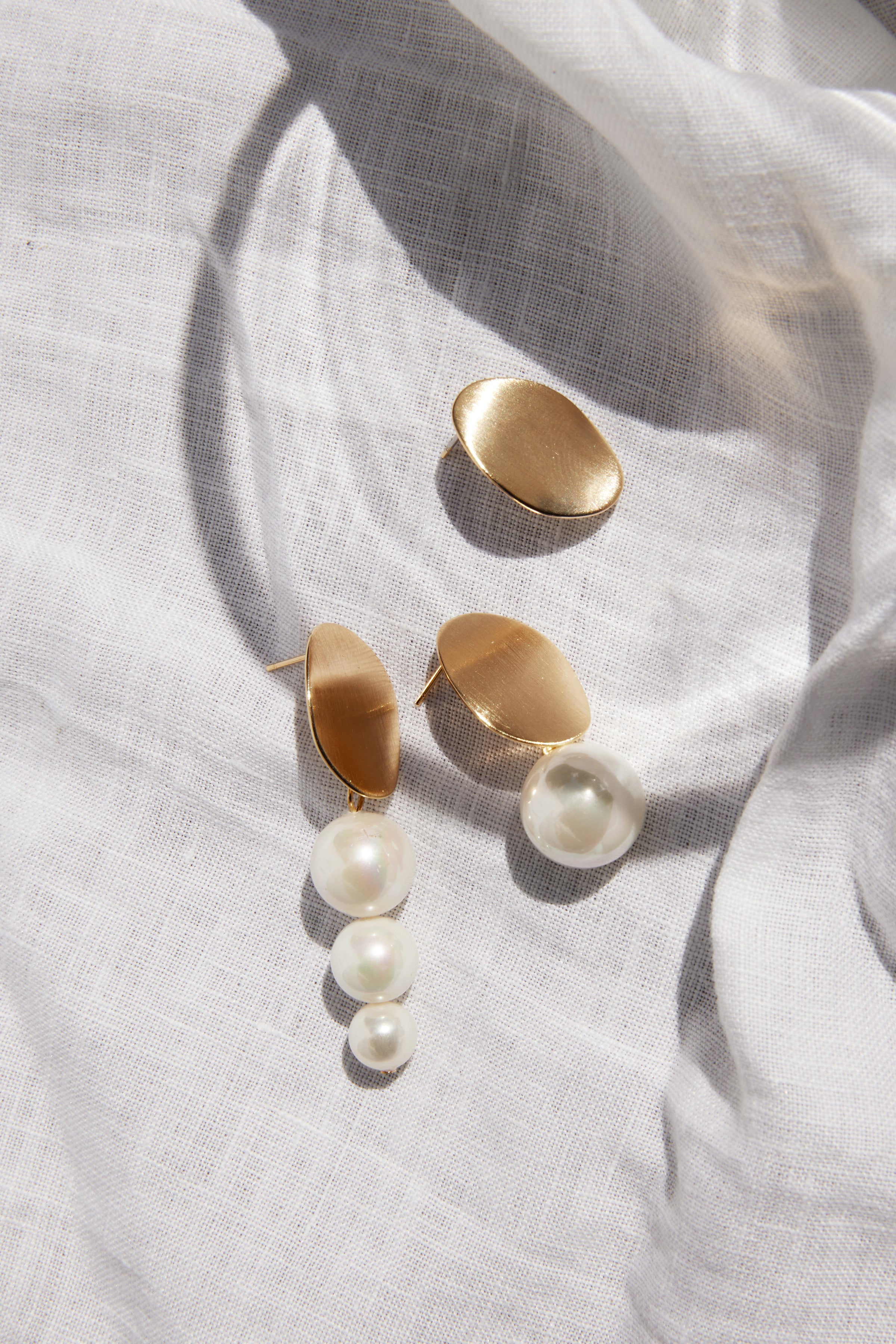 KALLISTA - PEARL WEDDING EARRINGS