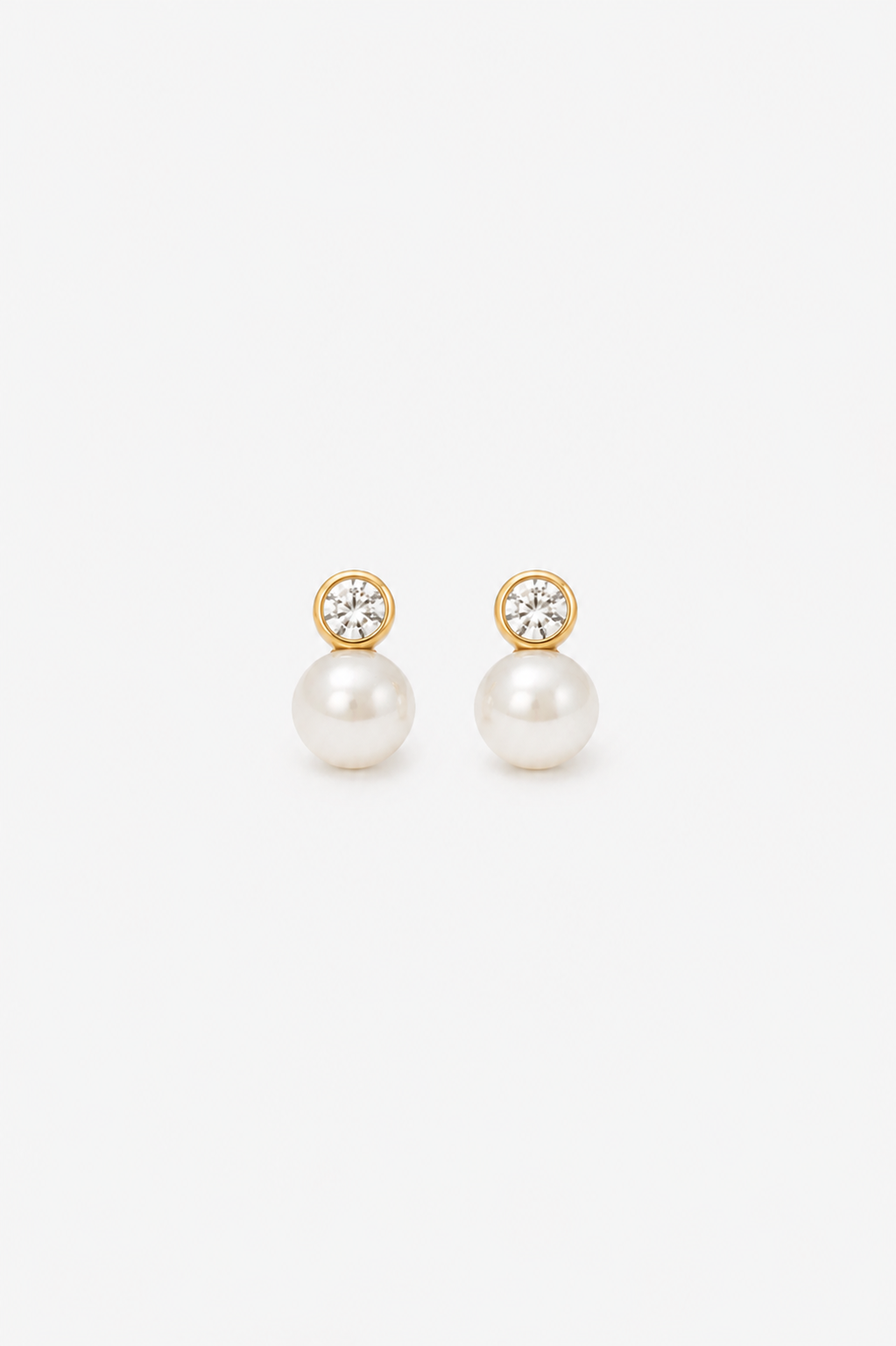 Small Pearl Wedding Earrings for modern Brides to be in gold