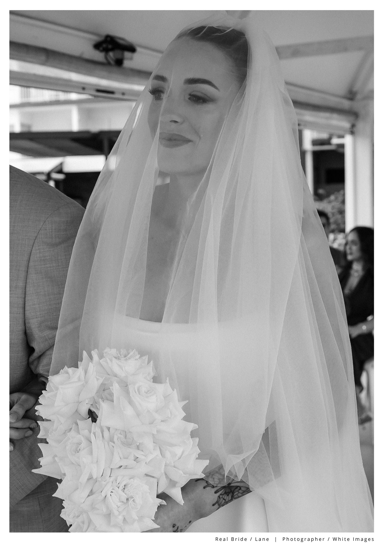SIMPLE WEDDING VEIL WITH BLUSHER