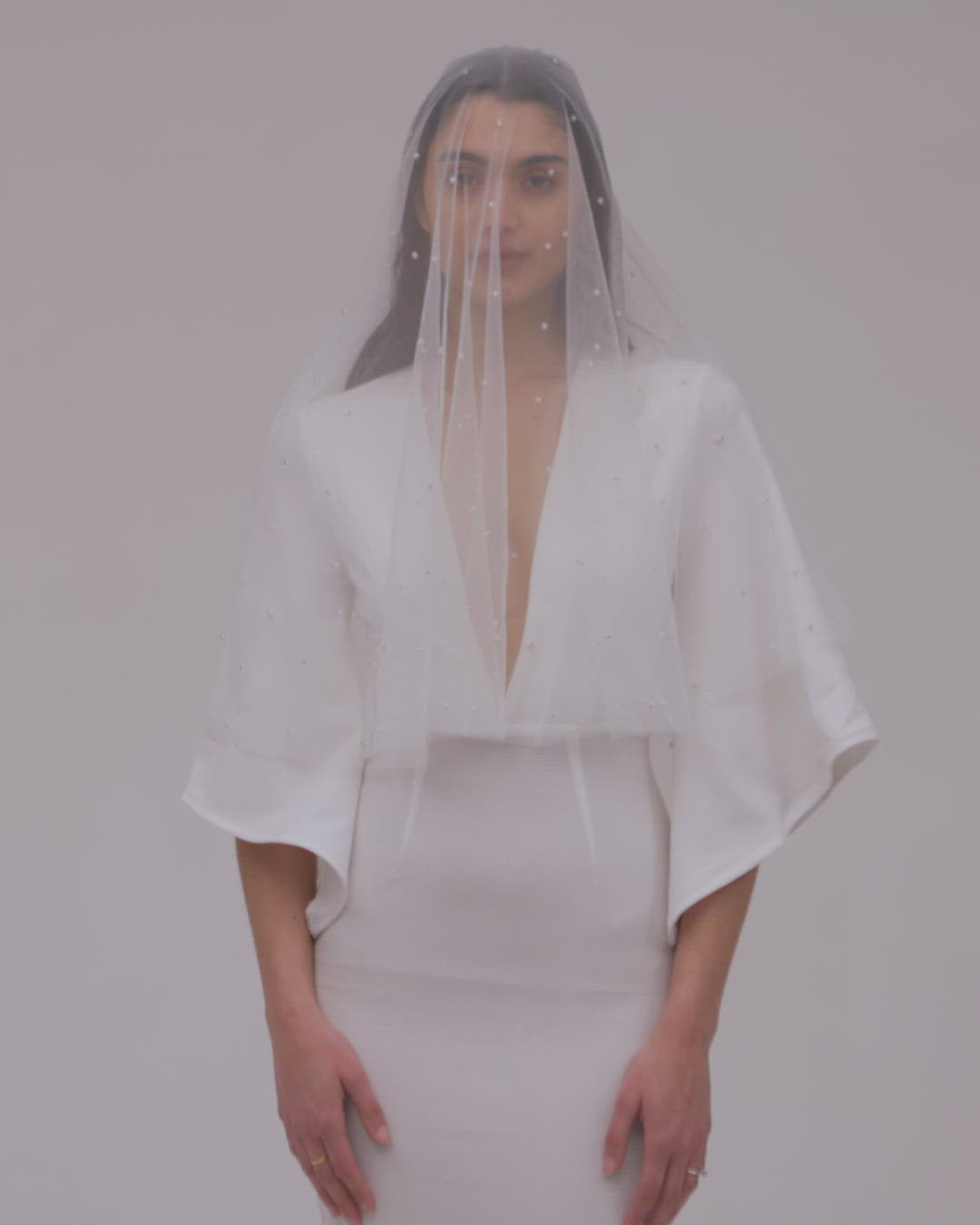 video of short pearl veil