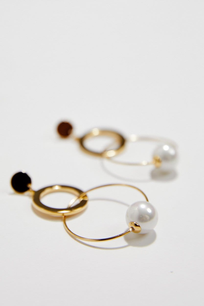 Modern pearl wedding earrings, by Amelie George Bridal