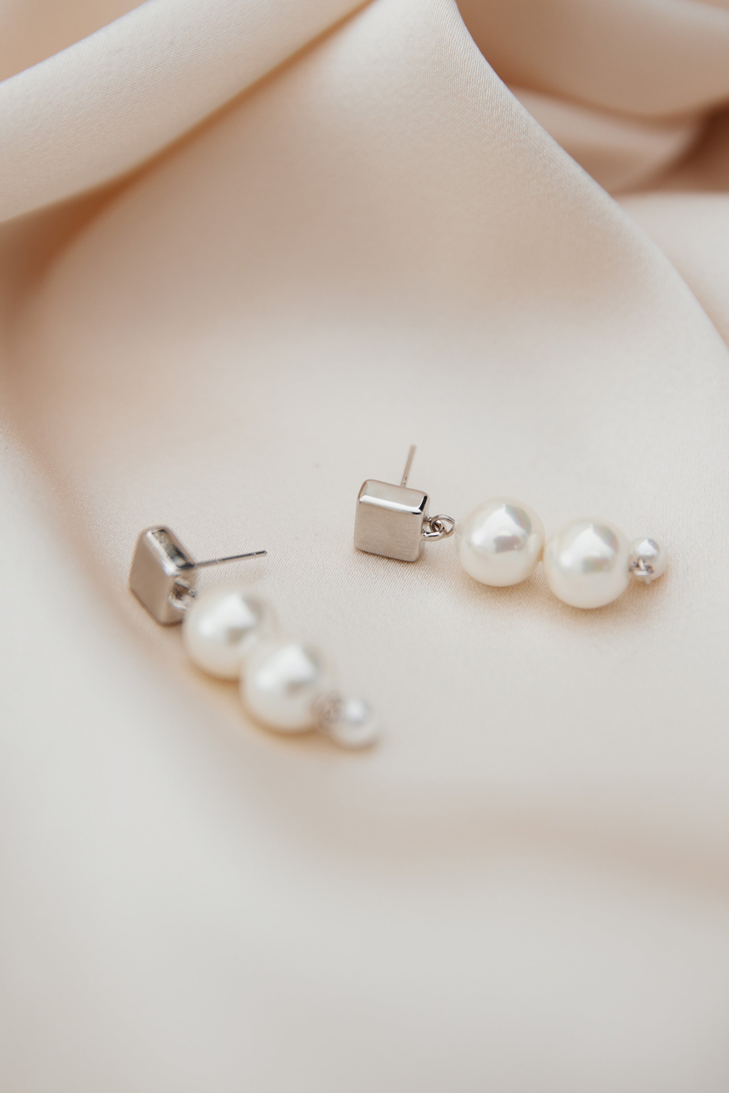 Simple Drop Pearl Wedding Earrings in WhiteGold by Amelie George Bridal