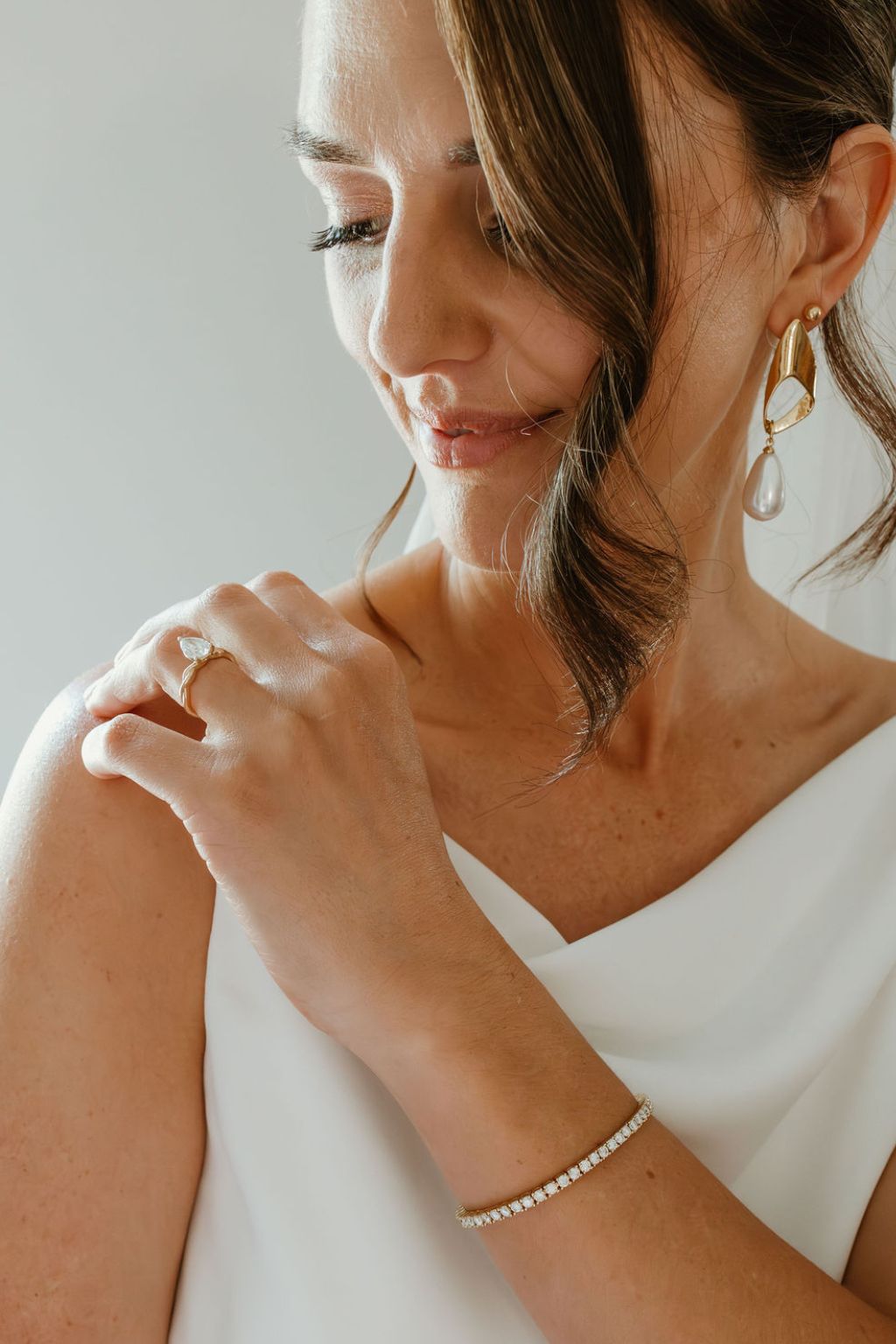 Gold pearl wedding earrings