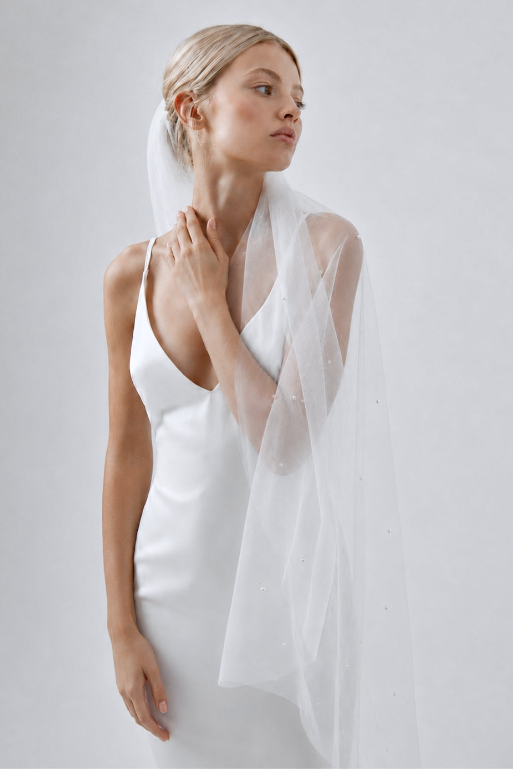 PEARL WEDDING VEIL