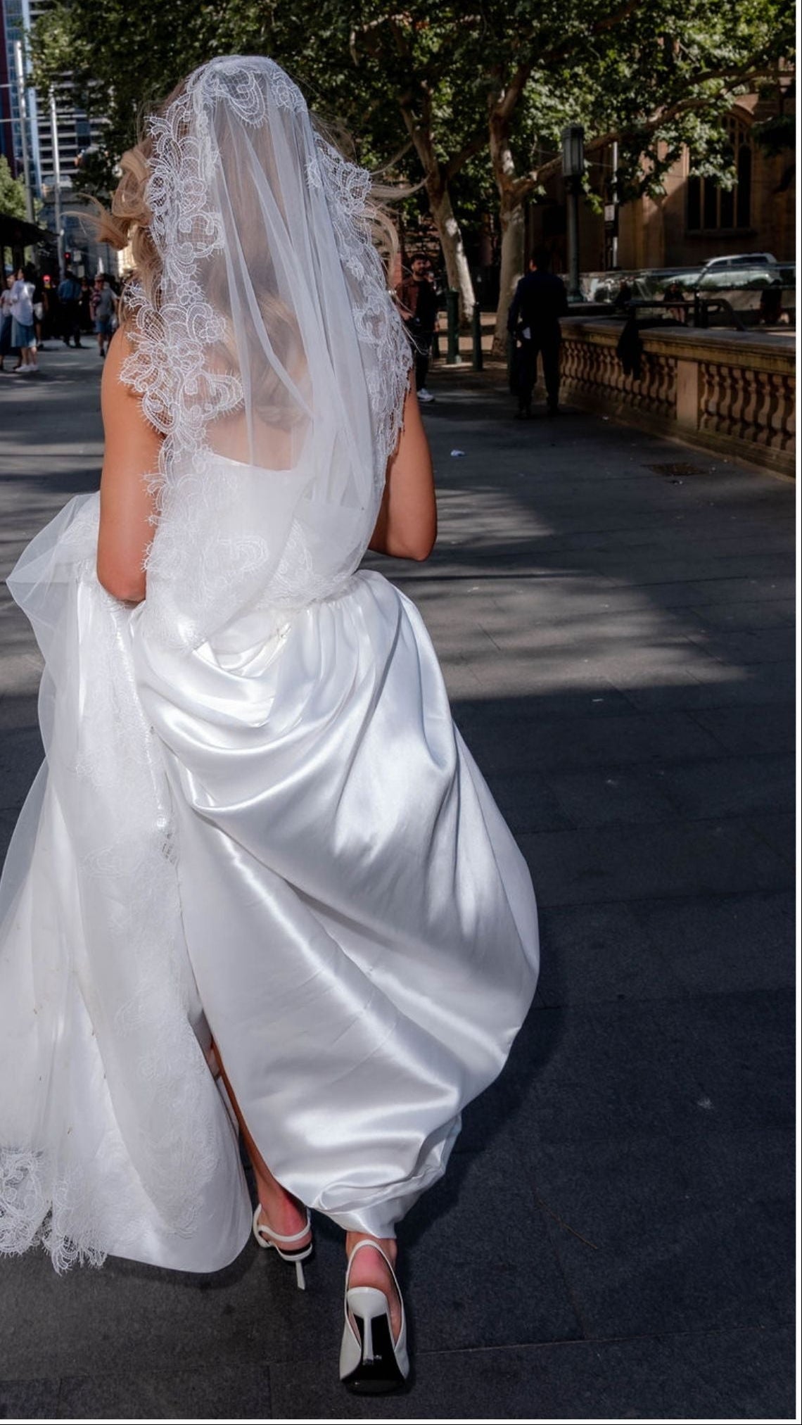 CORDED LACE MANTILLA WEDDING VEIL
