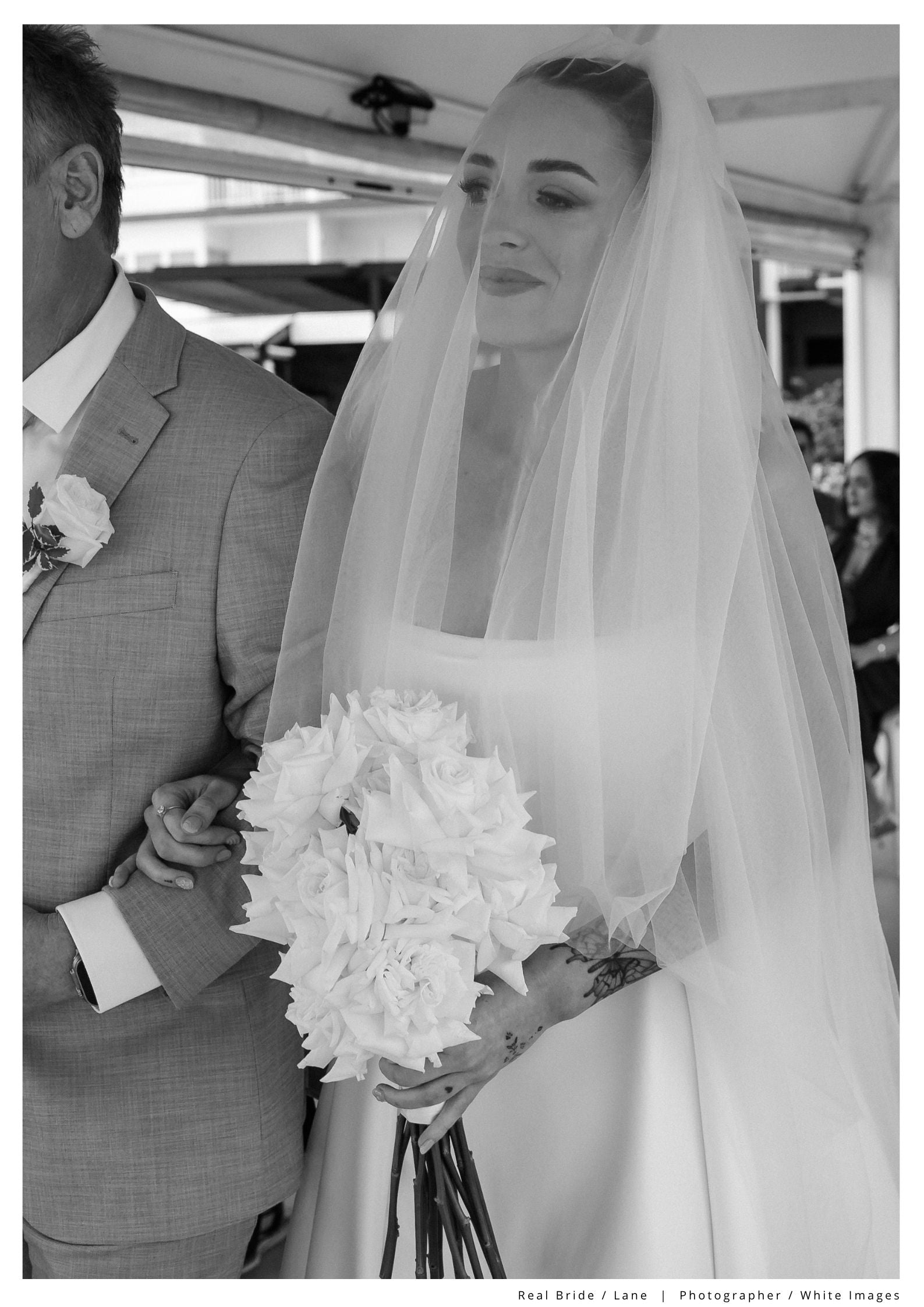 SIMPLE WEDDING VEIL WITH BLUSHER