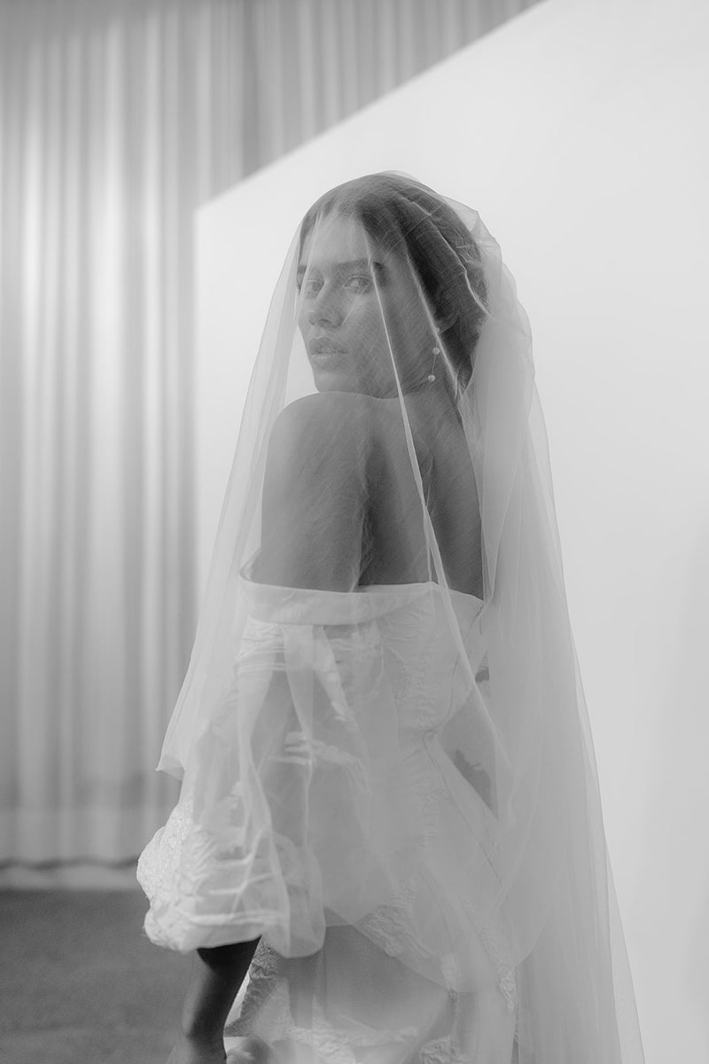 SIMPLE WEDDING VEIL WITH BLUSHER