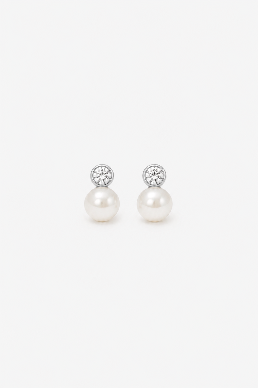 Small Pearl Wedding Earrings for modern Brides to be in white gold