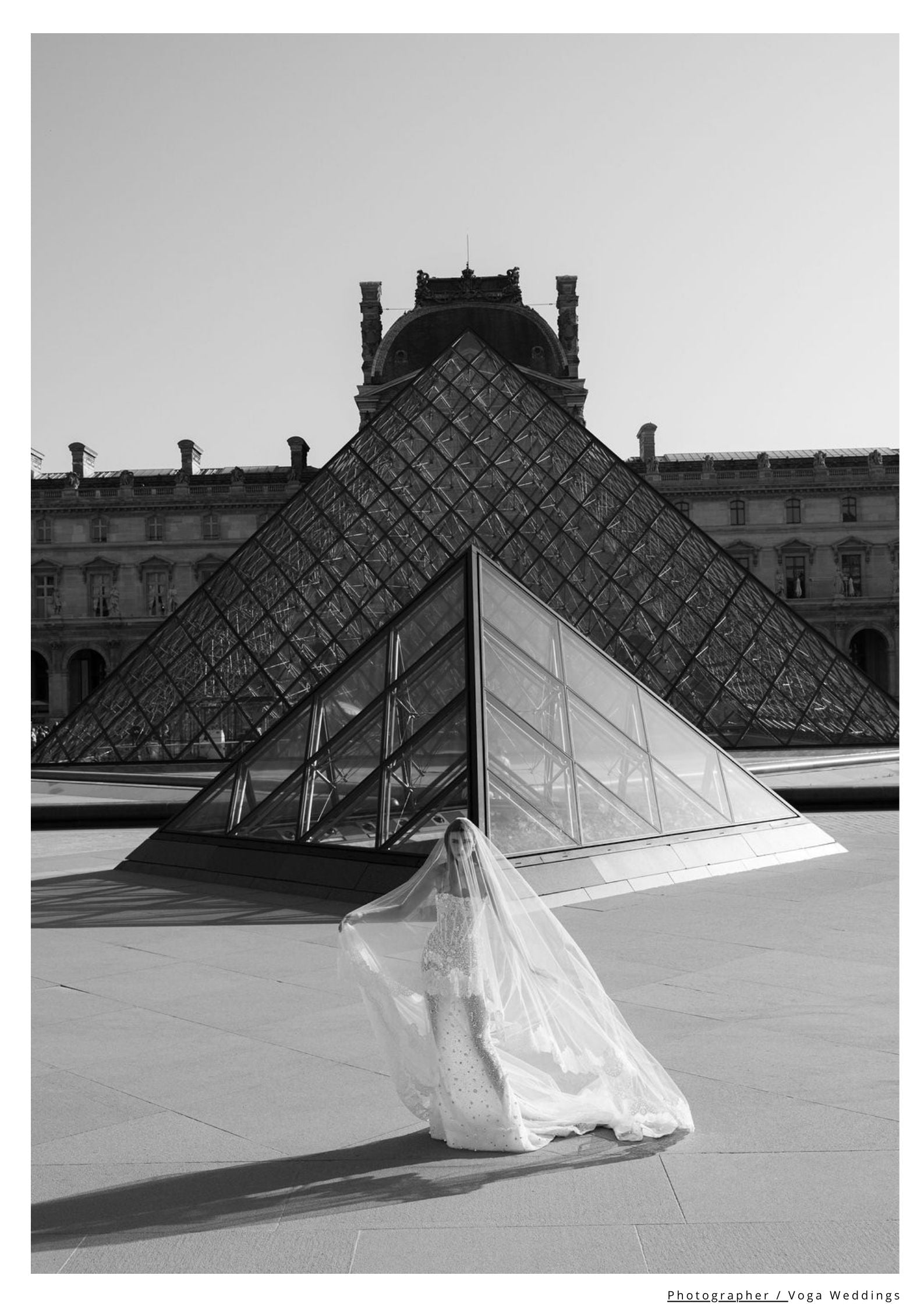 LACE WEDDING VEIL WITH BLUSHER