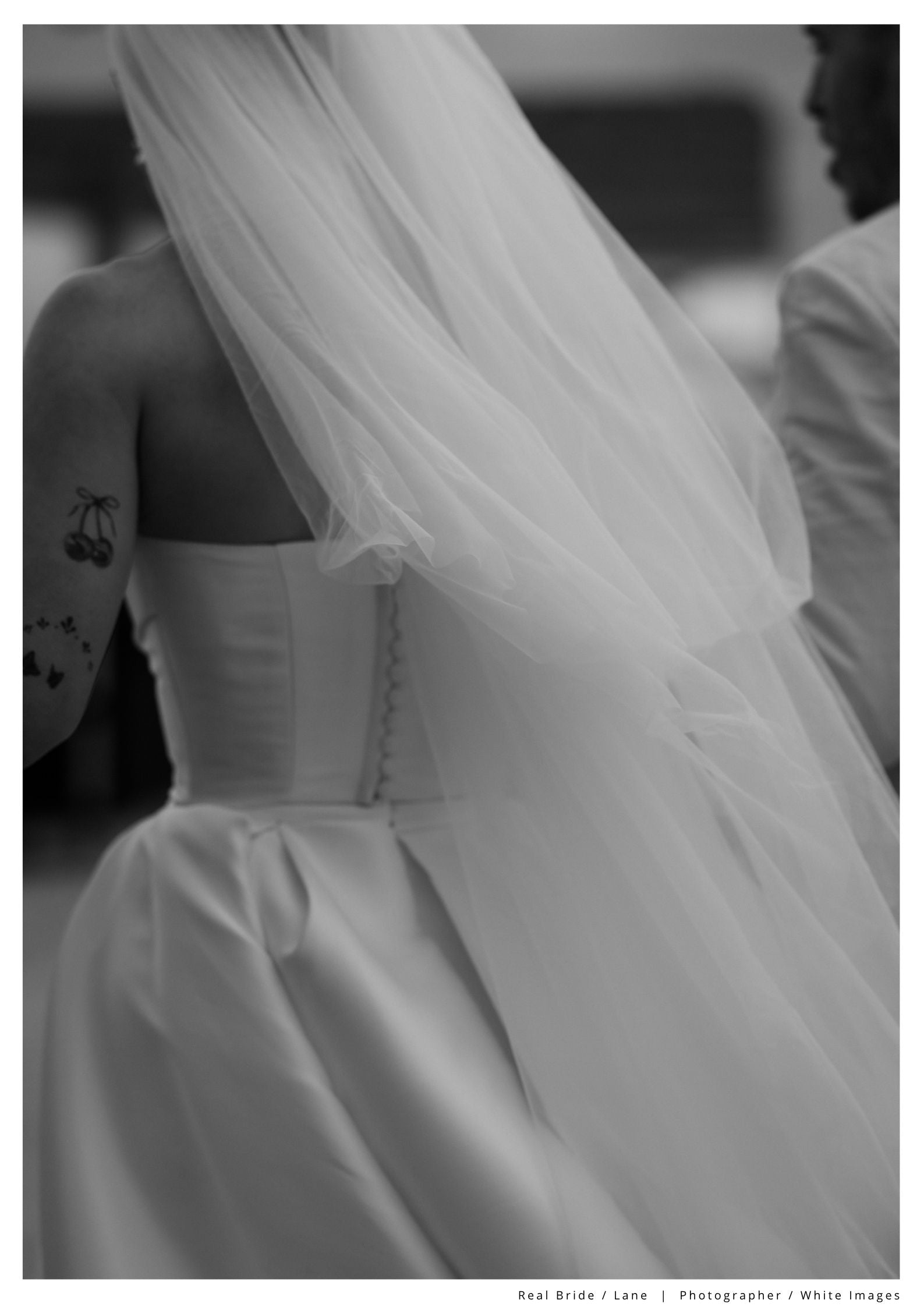 SIMPLE WEDDING VEIL WITH BLUSHER