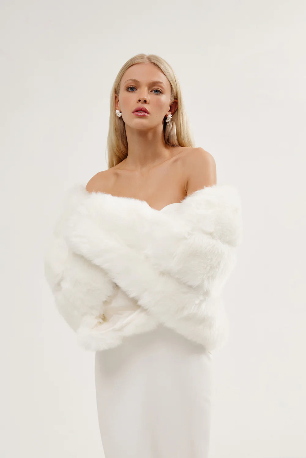 Video of Wedding Fur Shawl