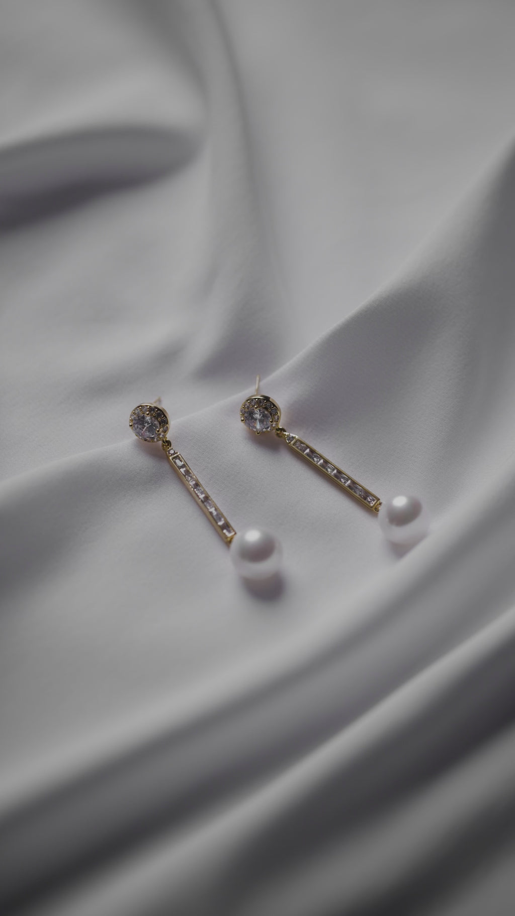 elegant art deco wedding earrings gold