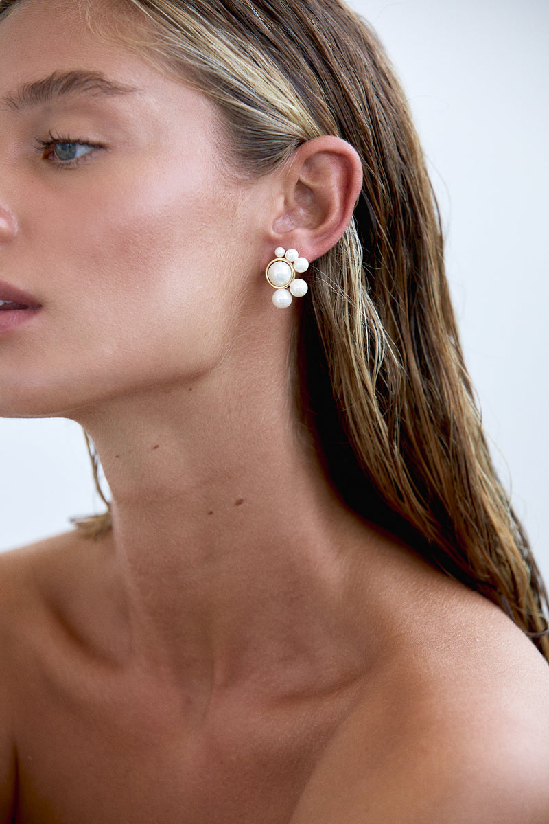 Dakota Pearl Wedding stud earrings Gold AMELIE GEORGE