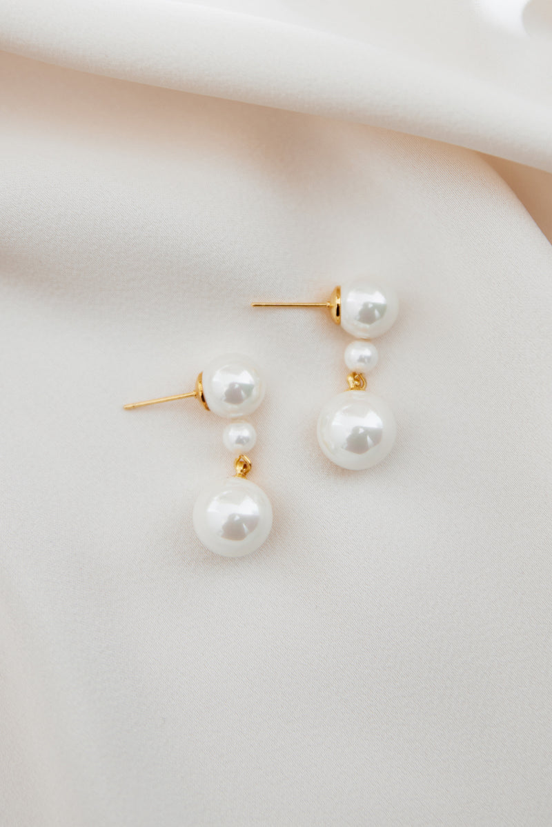 Classic Wedding Earrings in Gold