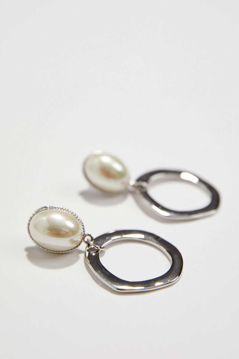 Pearl Art Deco Wedding Jewelery in Silver, by Amelie George Bridal 