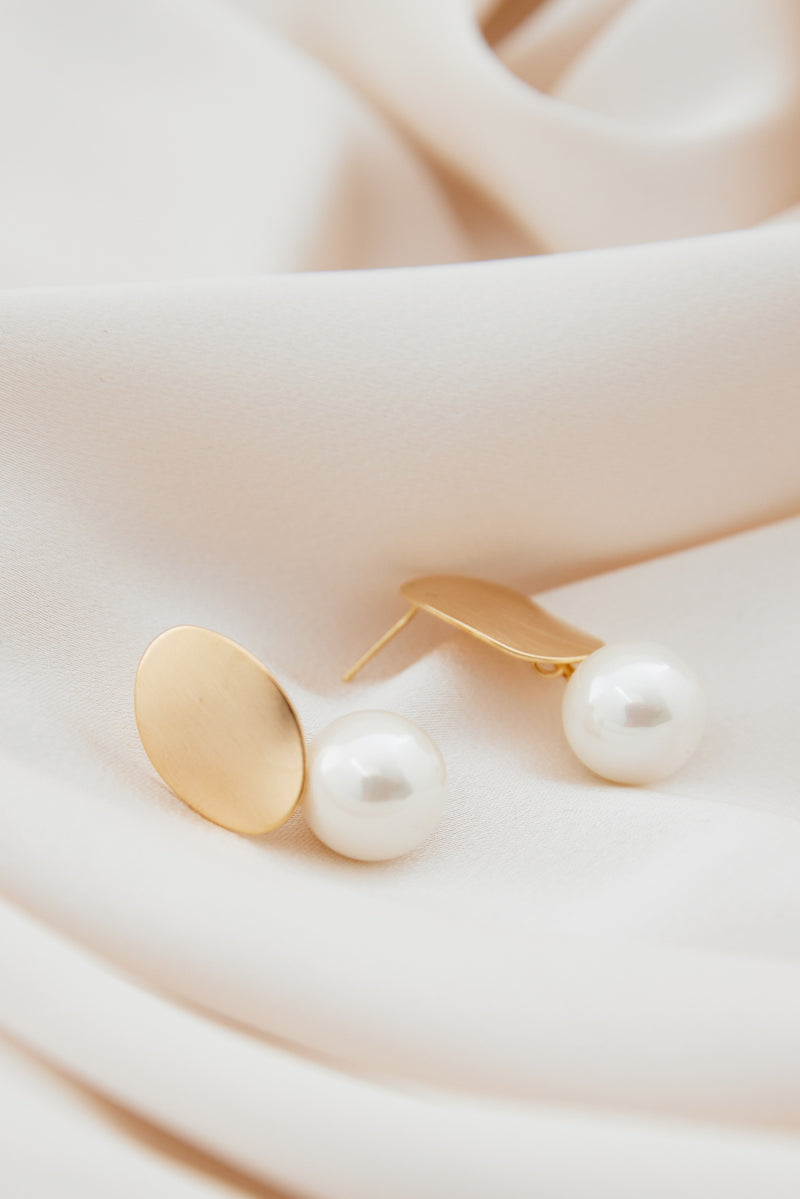 Pearl Dangle Earrings Wedding by Amelie George Bridal Gold Modern Bridal Jewellery