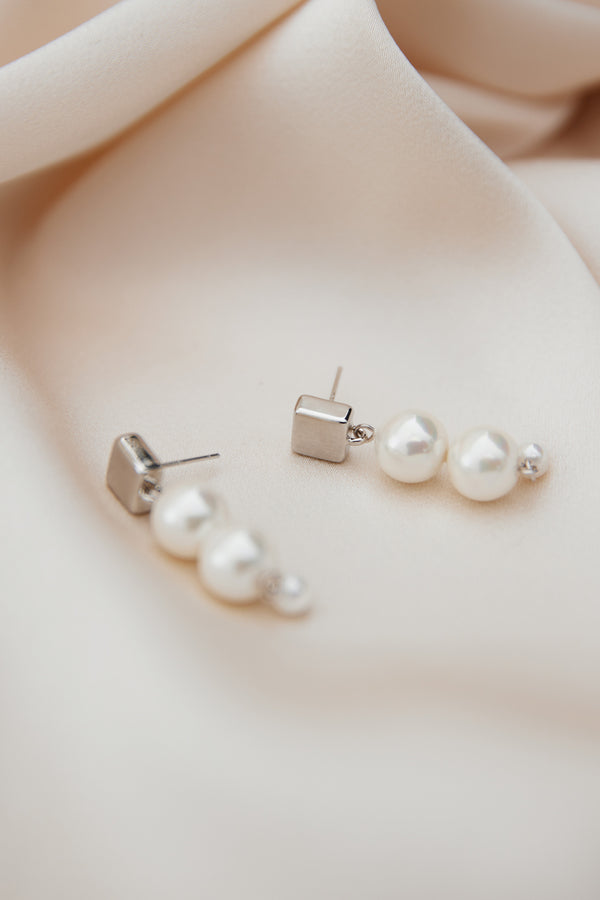 Simple Drop Pearl Wedding Earrings in WhiteGold by Amelie George Bridal 