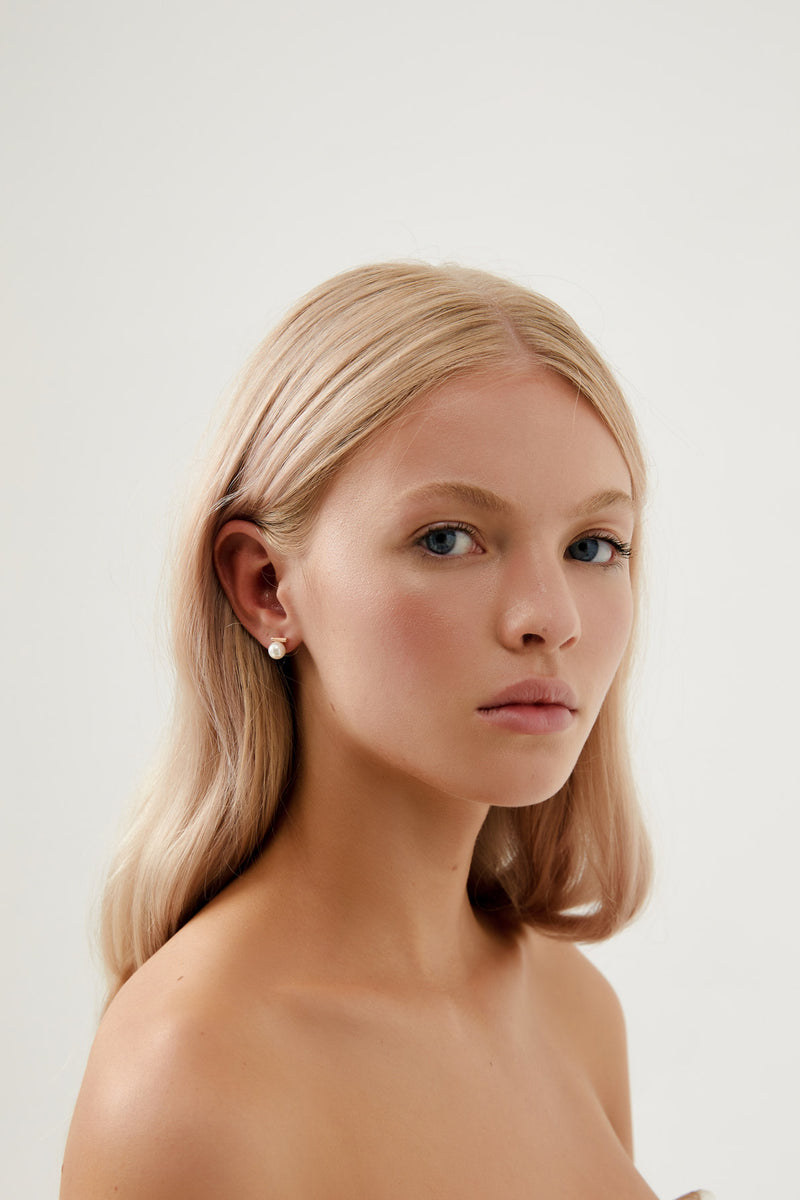 Simple wedding earrings in Gold, by Amelie George Bridal 