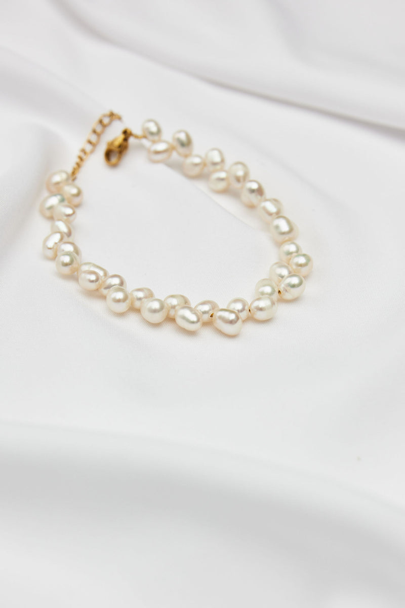 Sophisticated Gold Pearl Bracelet Fashion Forward Brides