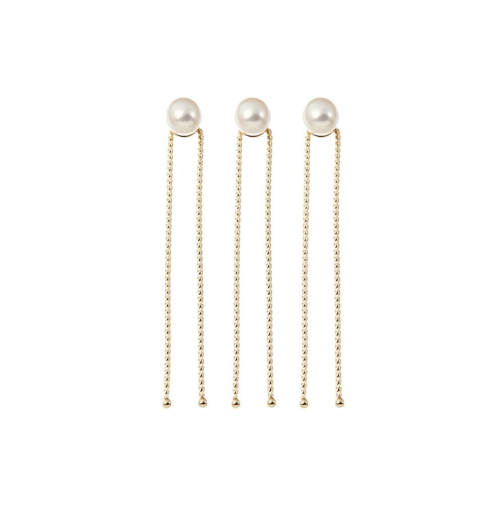 Classic wedding hair pin with pearls and 18k gold, adding luxury and elegance to bridal hair accessories.