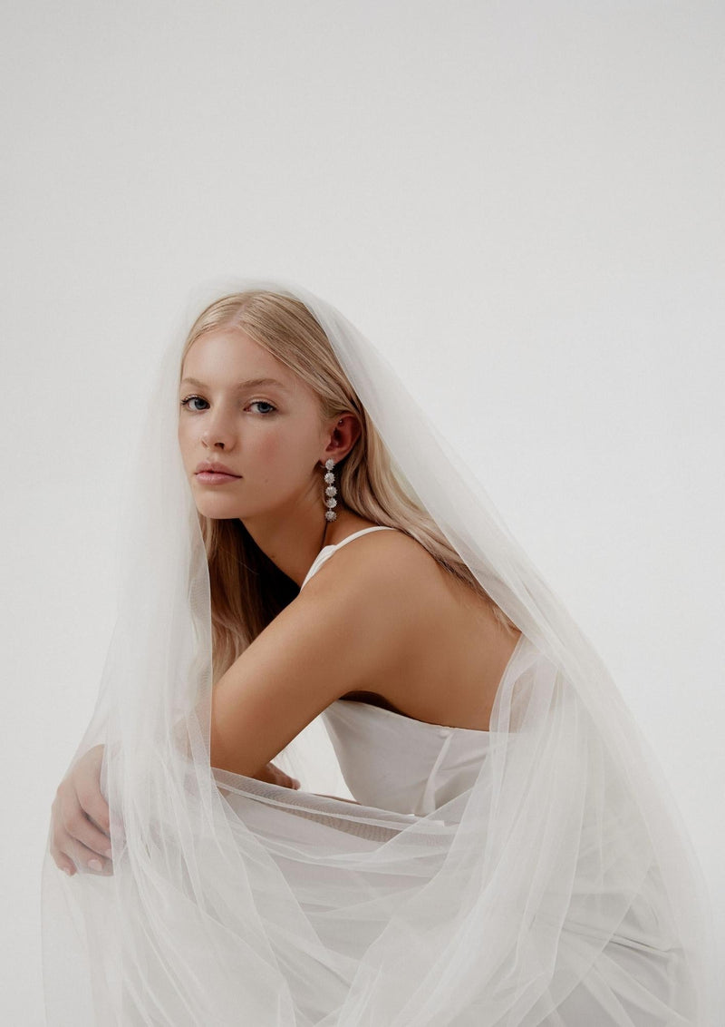 Wedding veil for strapless wedding dress 